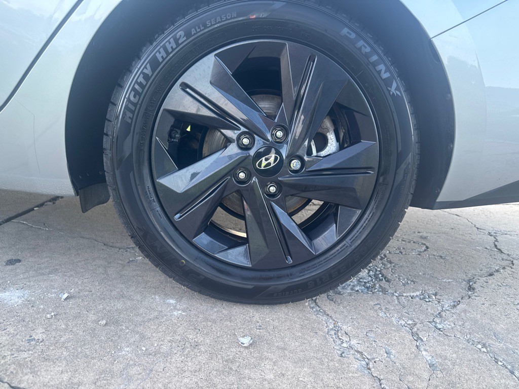 2023 Hyundai Elantra Image 33