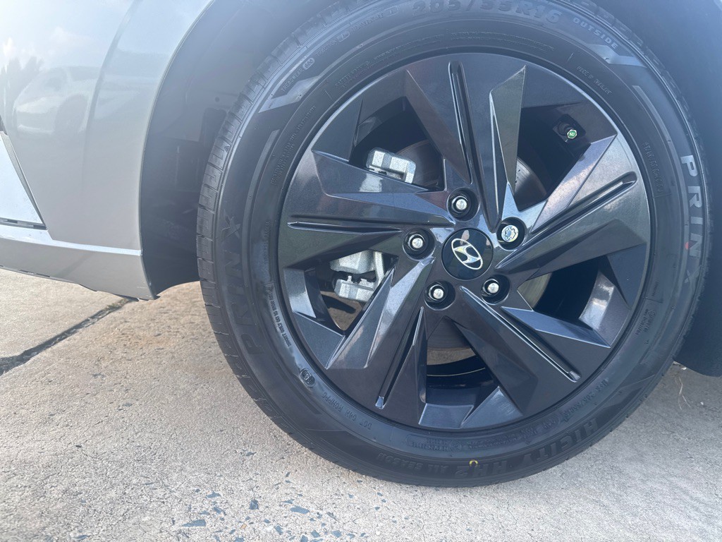 2023 Hyundai Elantra Image 36