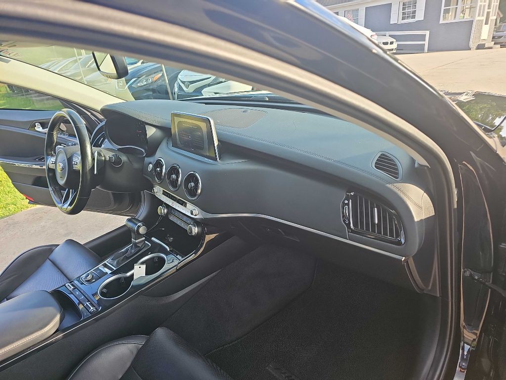 2019 Kia Stinger Image 22
