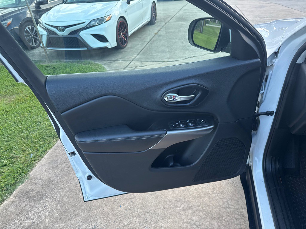 2019 Jeep Cherokee Image 21