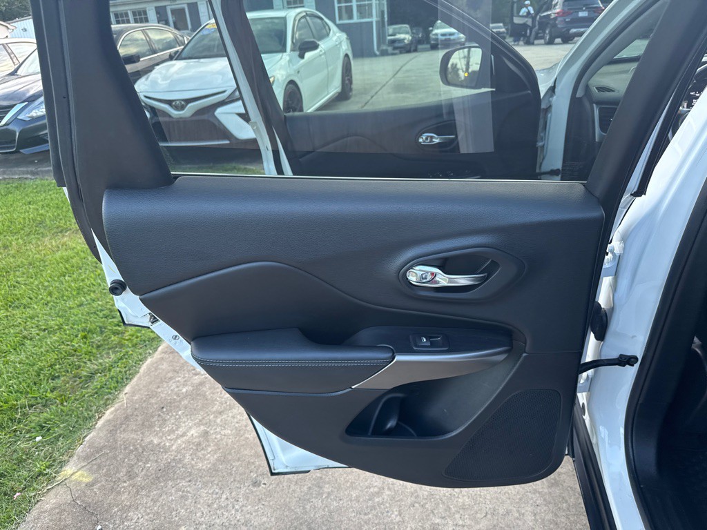 2019 Jeep Cherokee Image 22