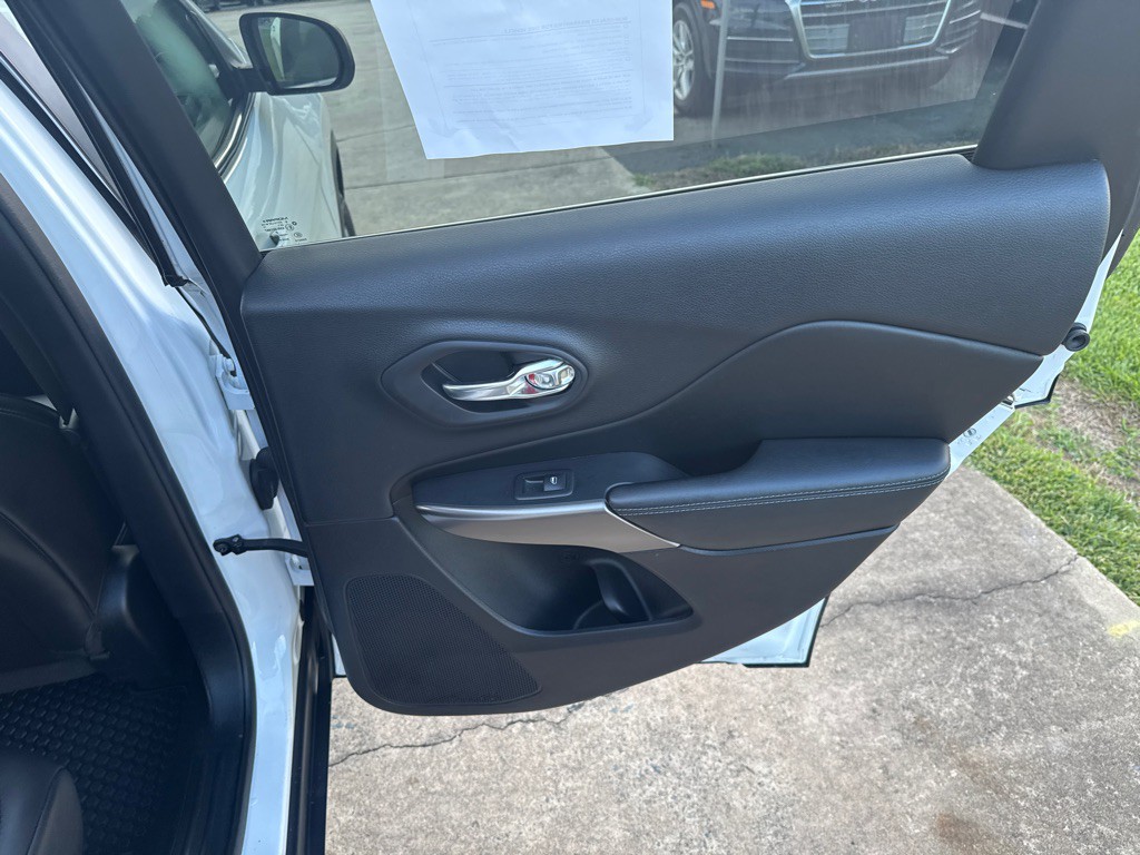 2019 Jeep Cherokee Image 23