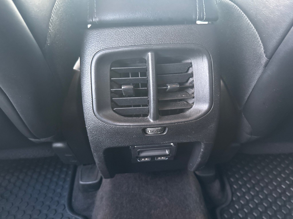 2019 Jeep Cherokee Image 26
