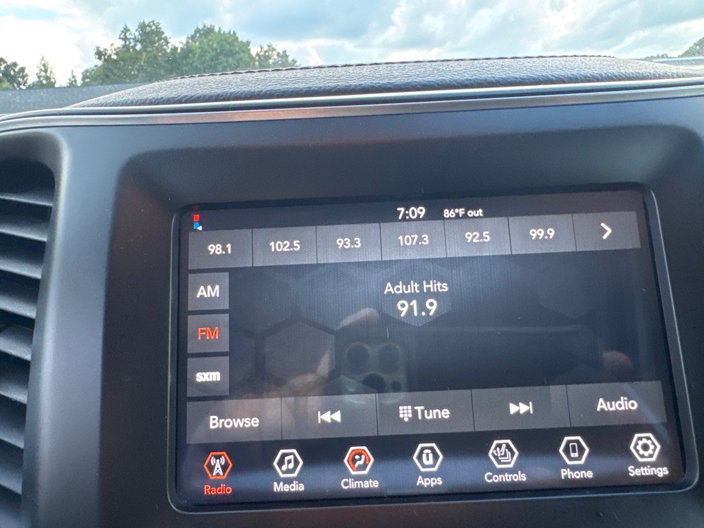 2019 Jeep Cherokee Image 28