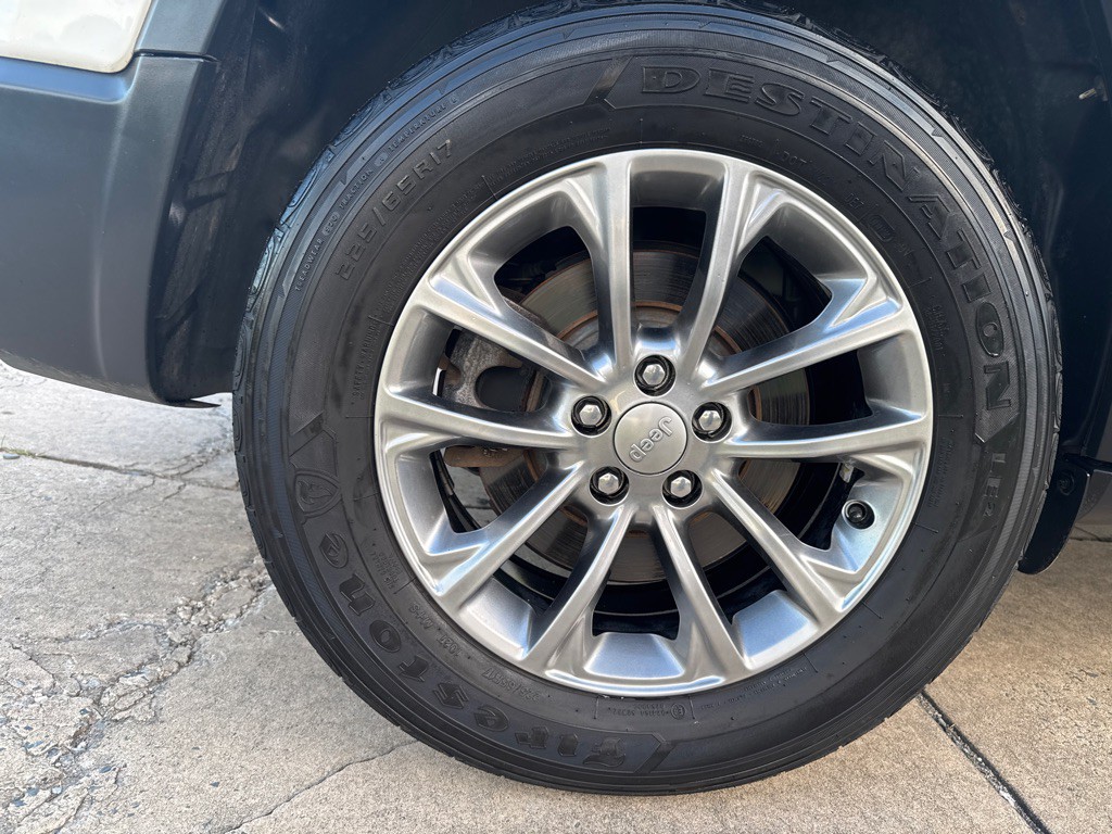 2019 Jeep Cherokee Image 35
