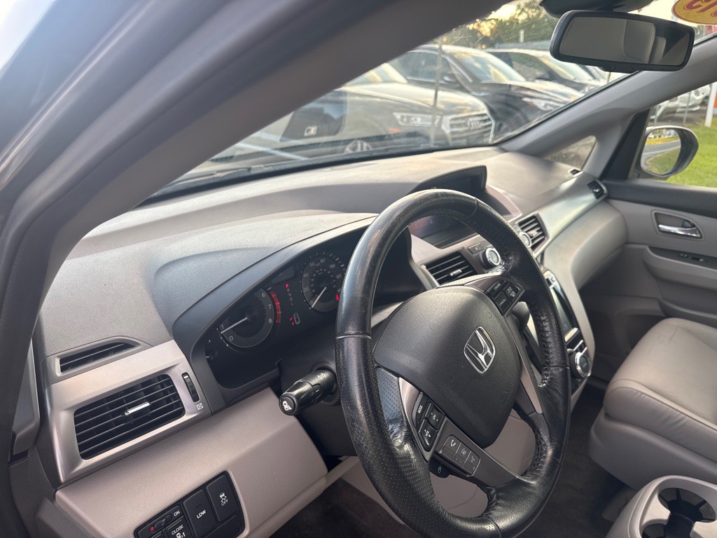 2015 Honda Odyssey Image 17
