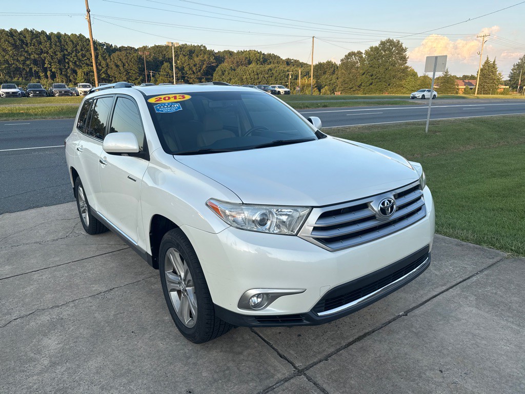 2013 Toyota Highlander Image 2