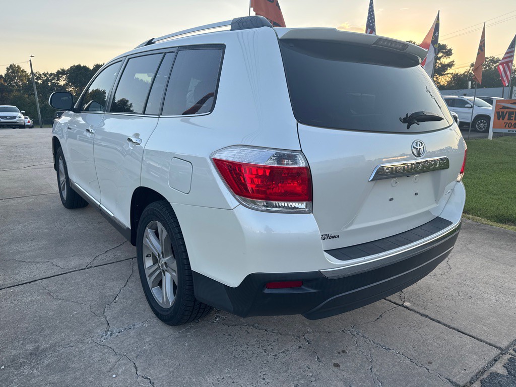 2013 Toyota Highlander Image 11
