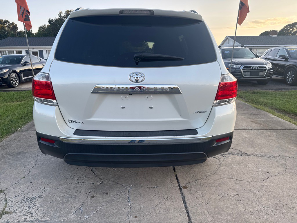 2013 Toyota Highlander Image 12