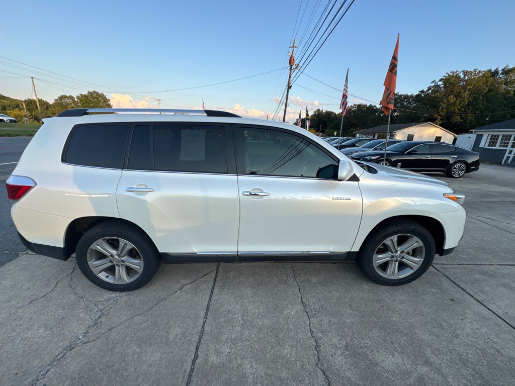 2013 Toyota Highlander Image 13