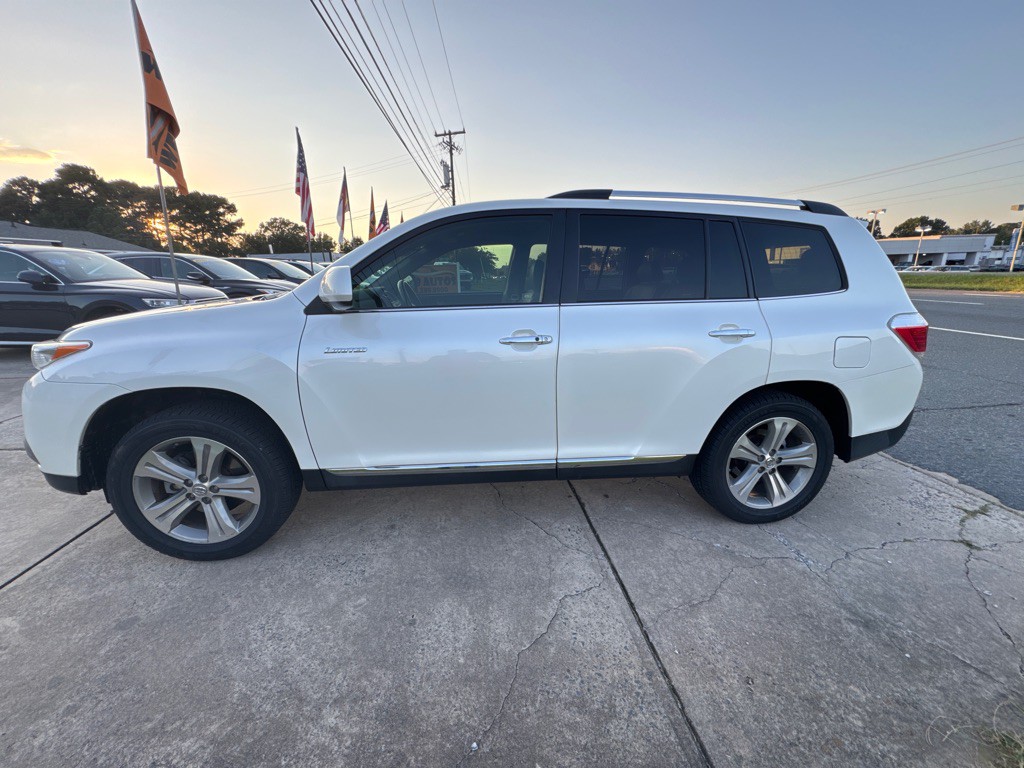 2013 Toyota Highlander Image 14