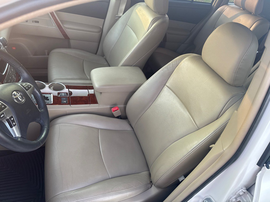 2013 Toyota Highlander Image 20