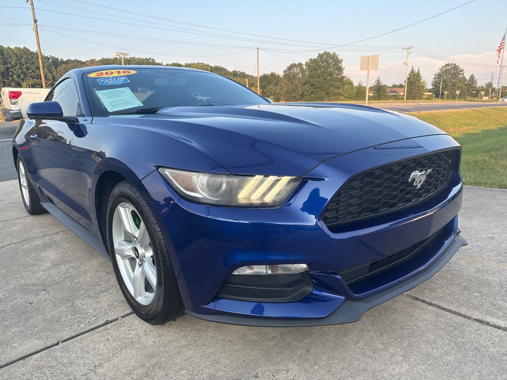 2016 Ford Mustang Image 2