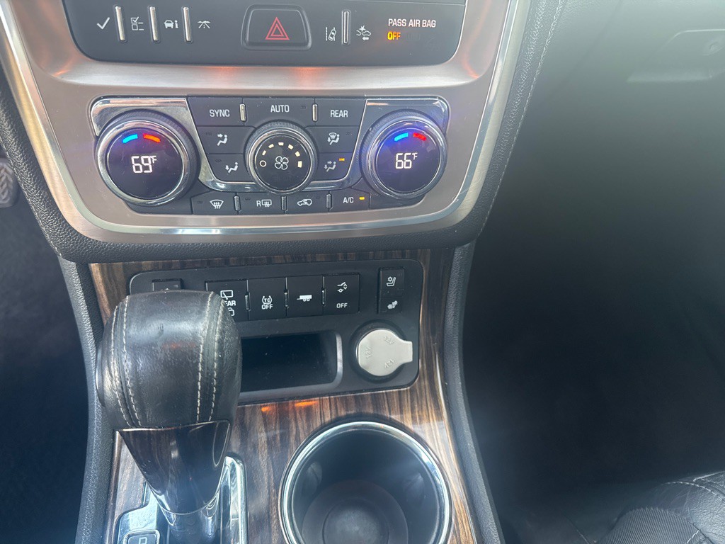 2014 GMC Acadia Image 32