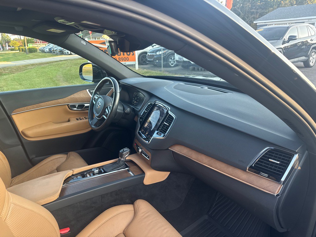 2018 Volvo XC90 Image 18