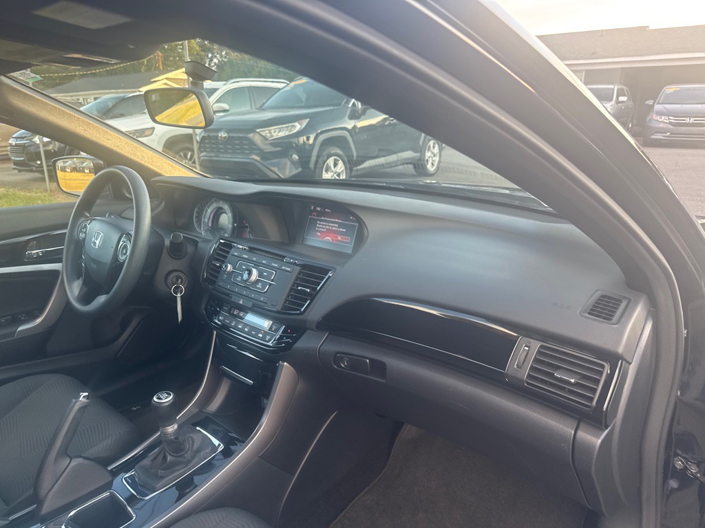 2016 Honda Accord Image 16