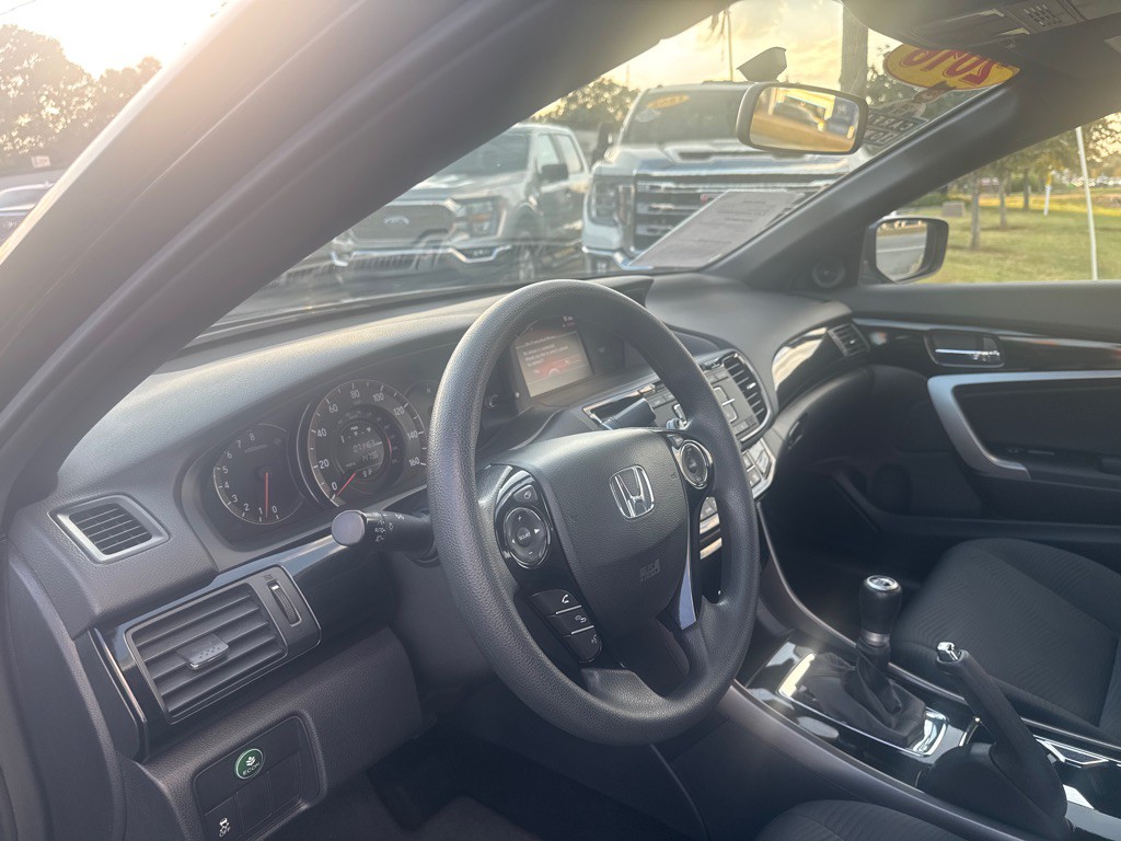 2016 Honda Accord Image 19