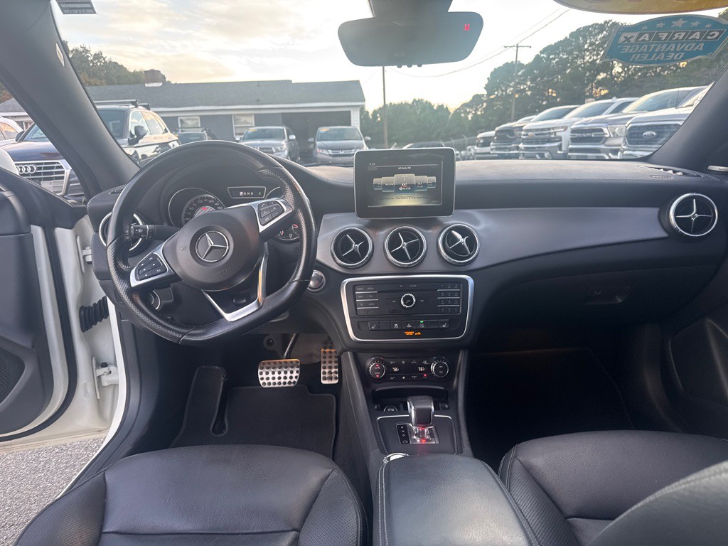 2015 Mercedes-Benz CLA-Class Image 19