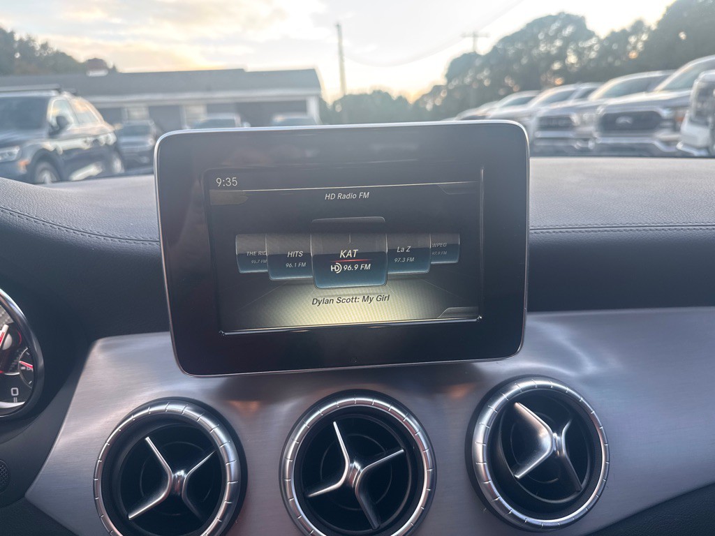2015 Mercedes-Benz CLA-Class Image 22