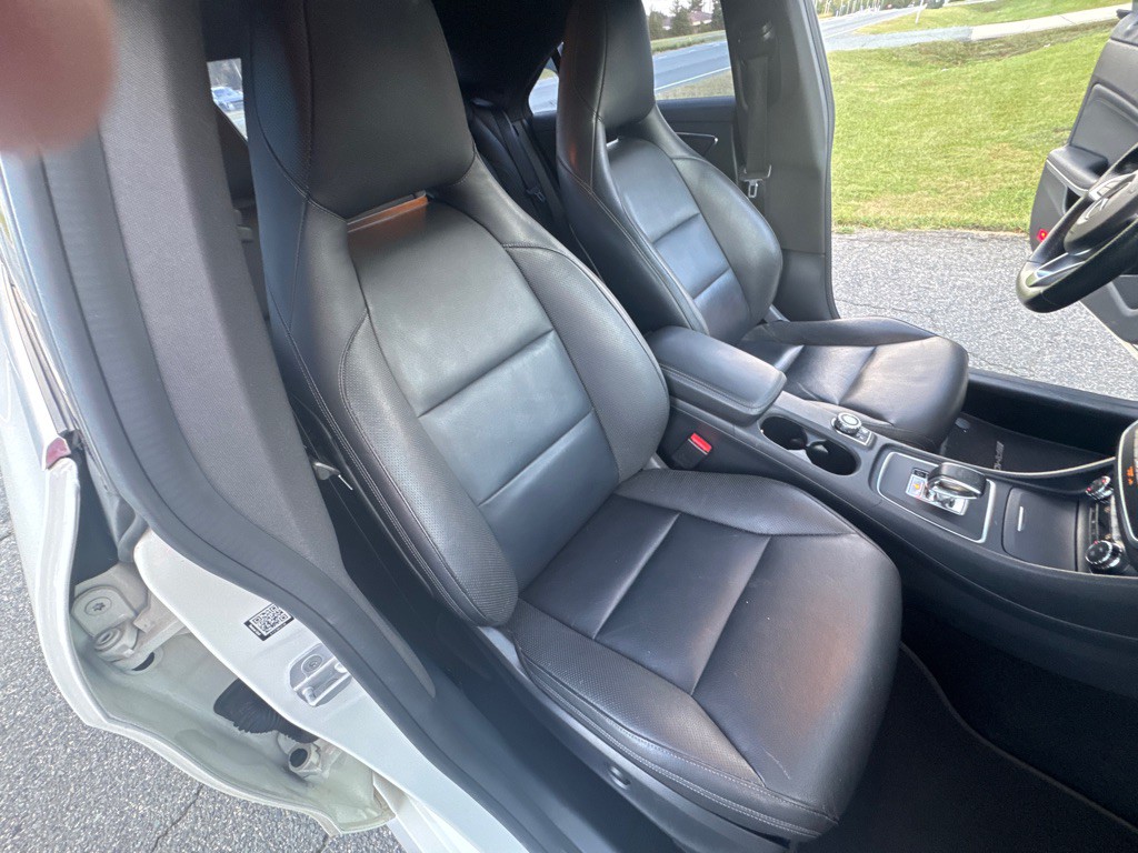 2015 Mercedes-Benz CLA-Class Image 31