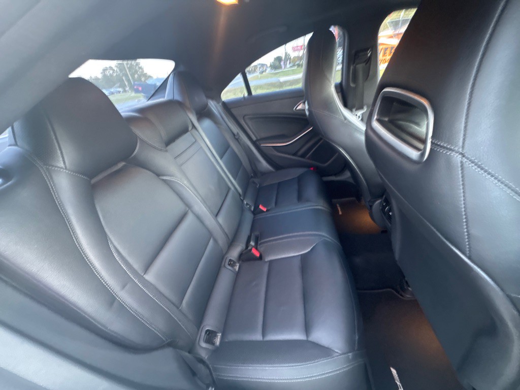 2015 Mercedes-Benz CLA-Class Image 32