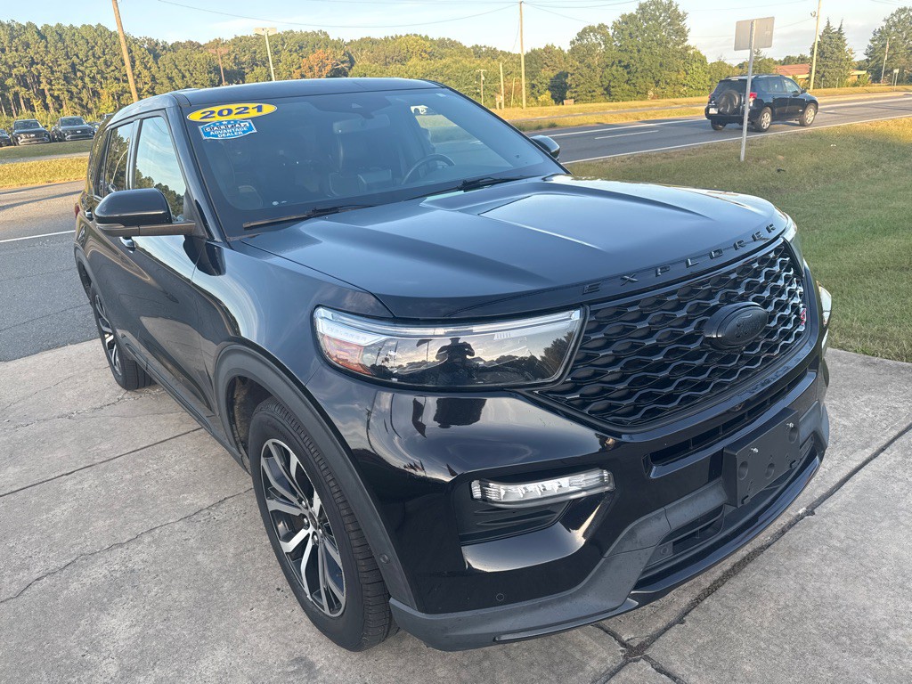2021 Ford Explorer Image 2