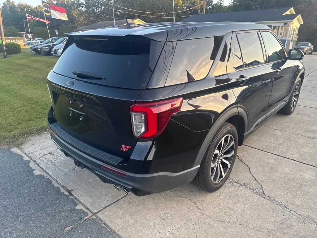 2021 Ford Explorer Image 8