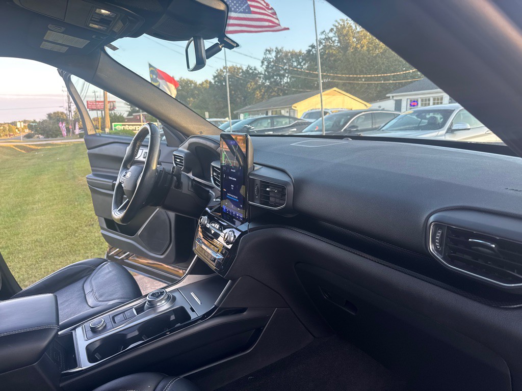 2021 Ford Explorer Image 17