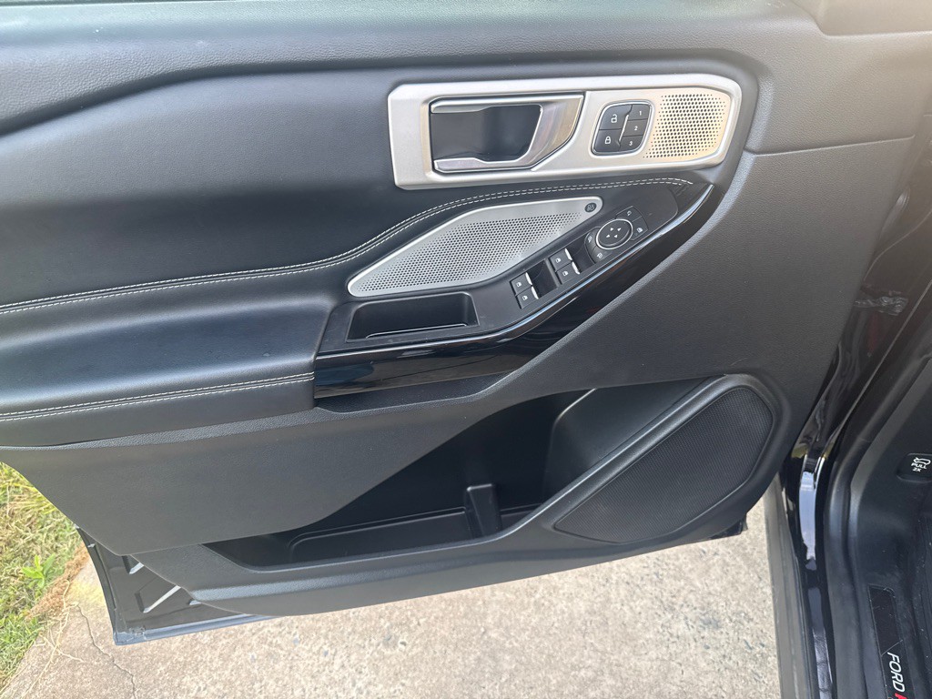 2021 Ford Explorer Image 39