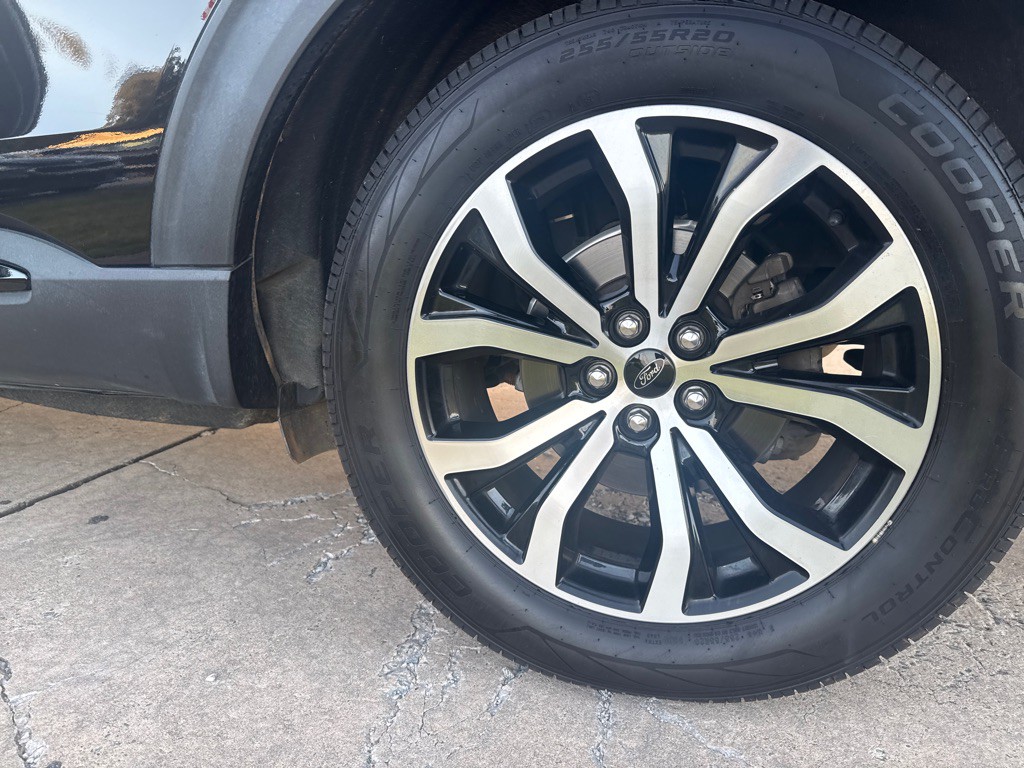2021 Ford Explorer Image 44