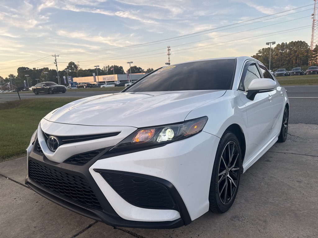 2021 Toyota Camry Image 1