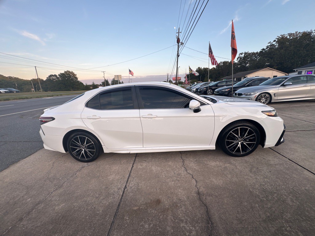 2021 Toyota Camry Image 13