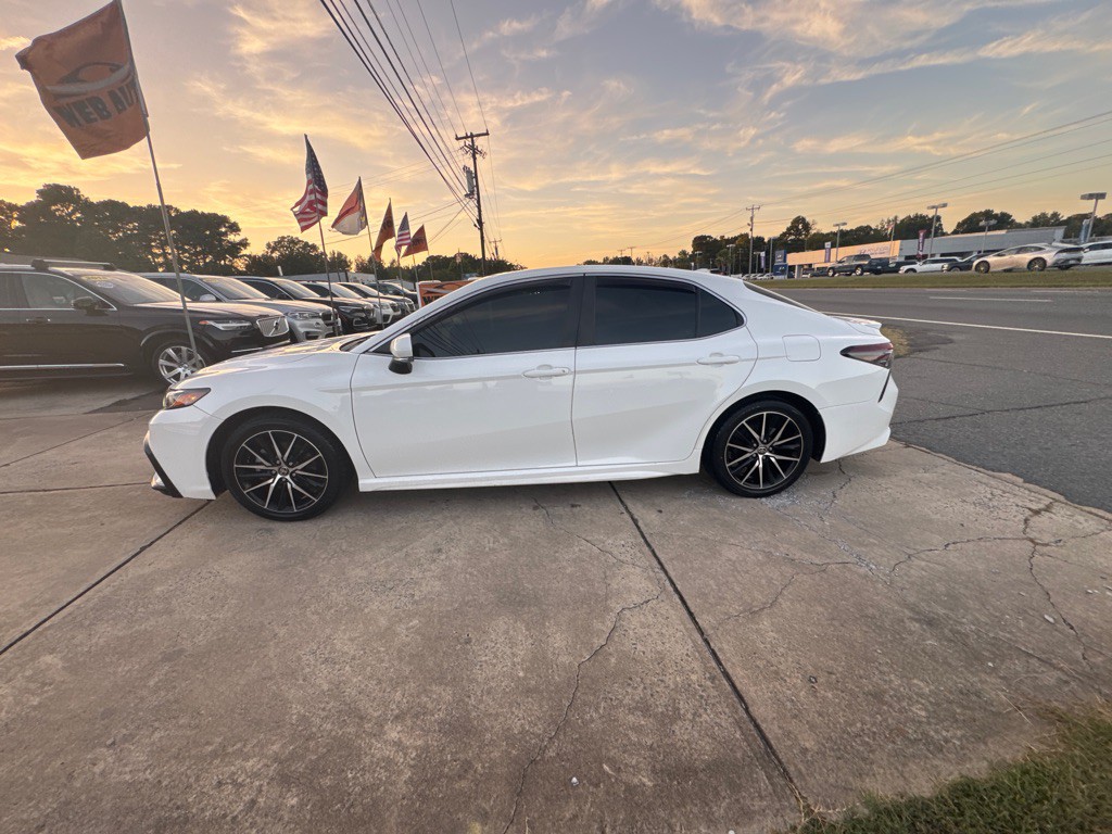 2021 Toyota Camry Image 14
