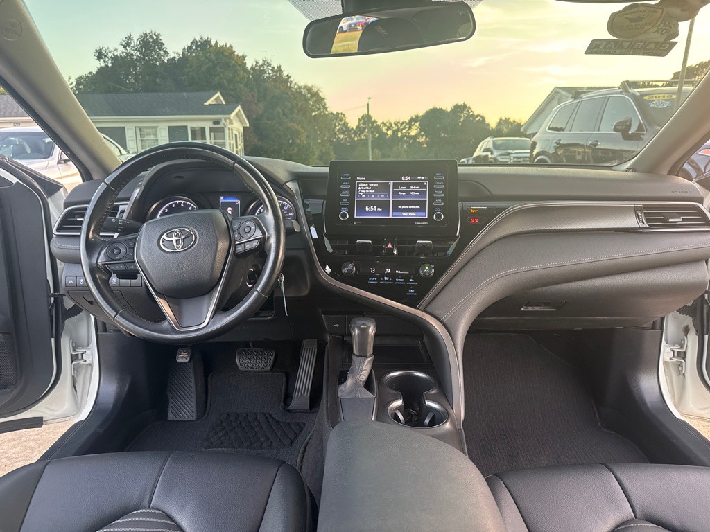 2021 Toyota Camry Image 18