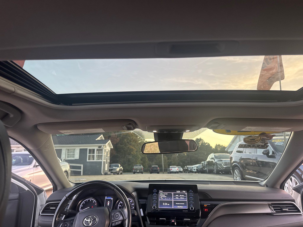 2021 Toyota Camry Image 19