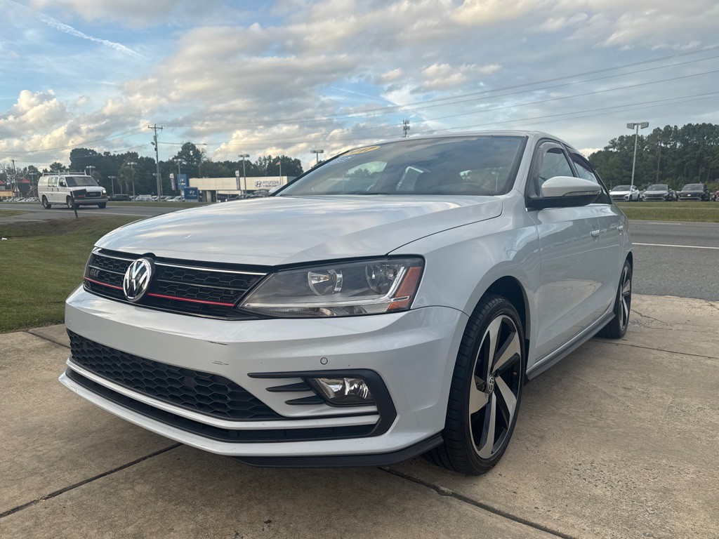 2017 Volkswagen Jetta Image 1