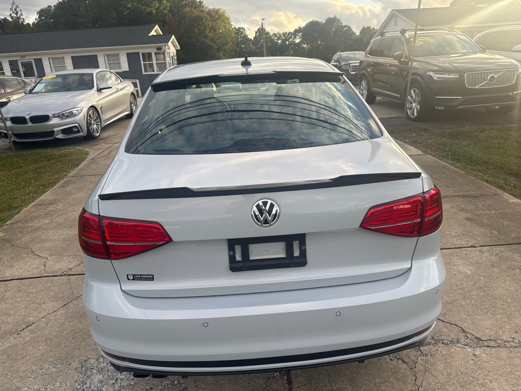 2017 Volkswagen Jetta Image 9