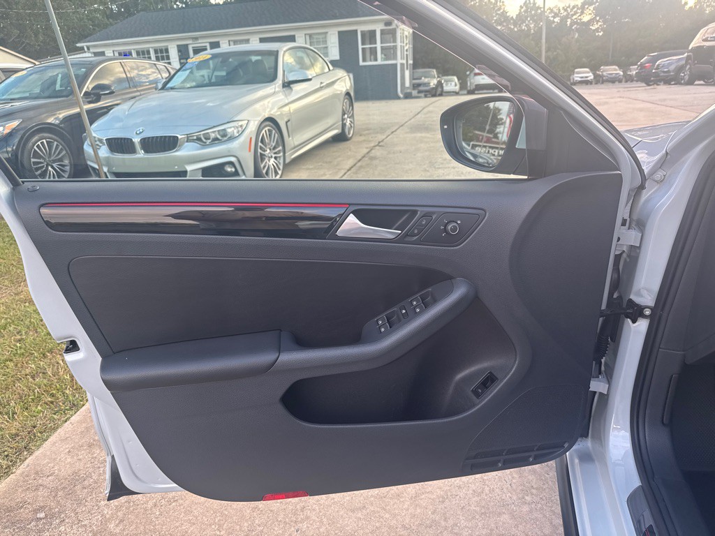 2017 Volkswagen Jetta Image 29