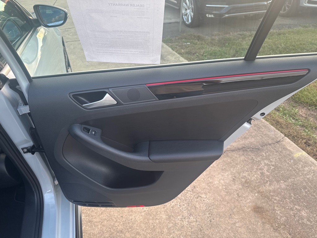 2017 Volkswagen Jetta Image 31