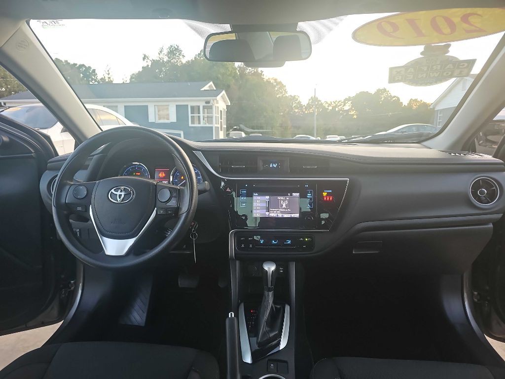 2019 Toyota Corolla Image 30