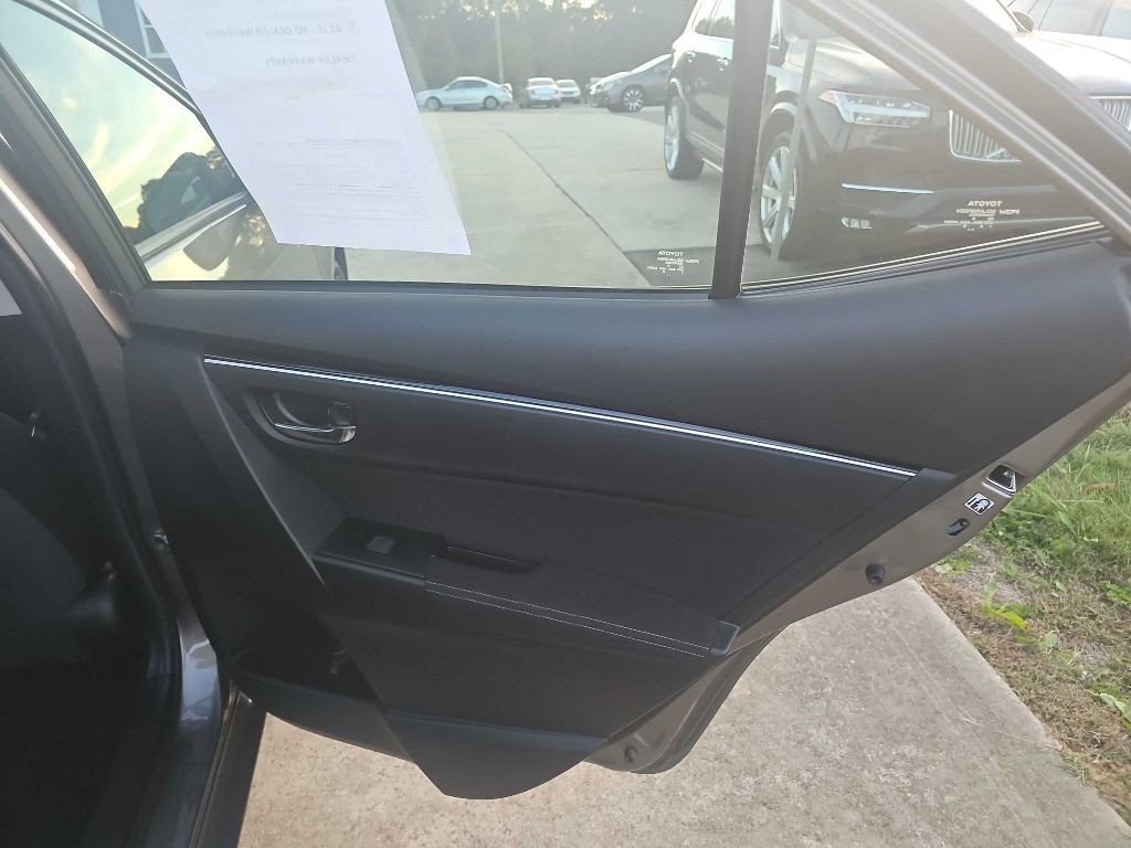 2019 Toyota Corolla Image 31