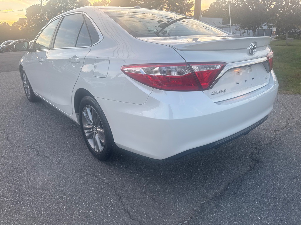 2017 Toyota Camry Image 7