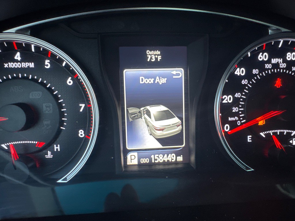2017 Toyota Camry Image 22