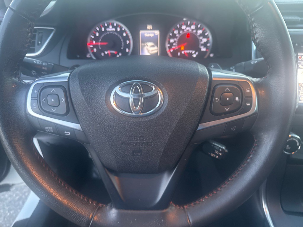 2017 Toyota Camry Image 29
