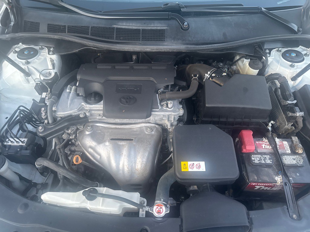 2017 Toyota Camry Image 39