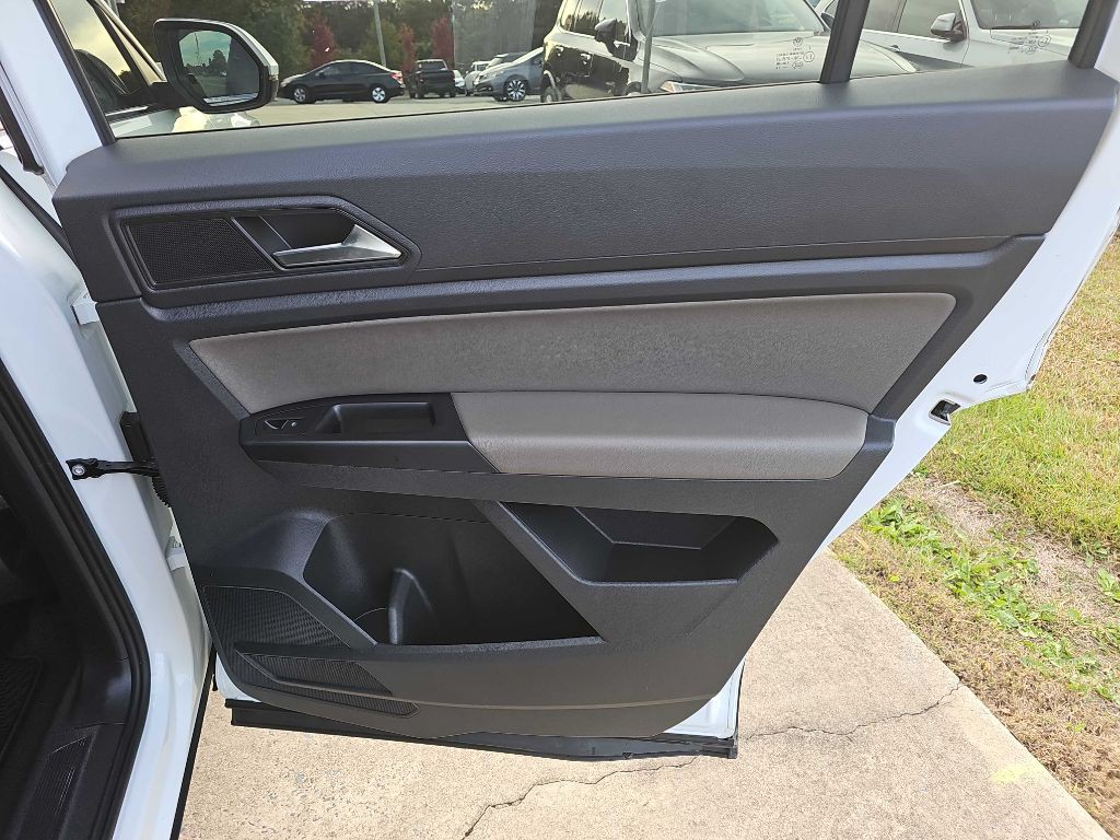 2021 Volkswagen Atlas Image 33