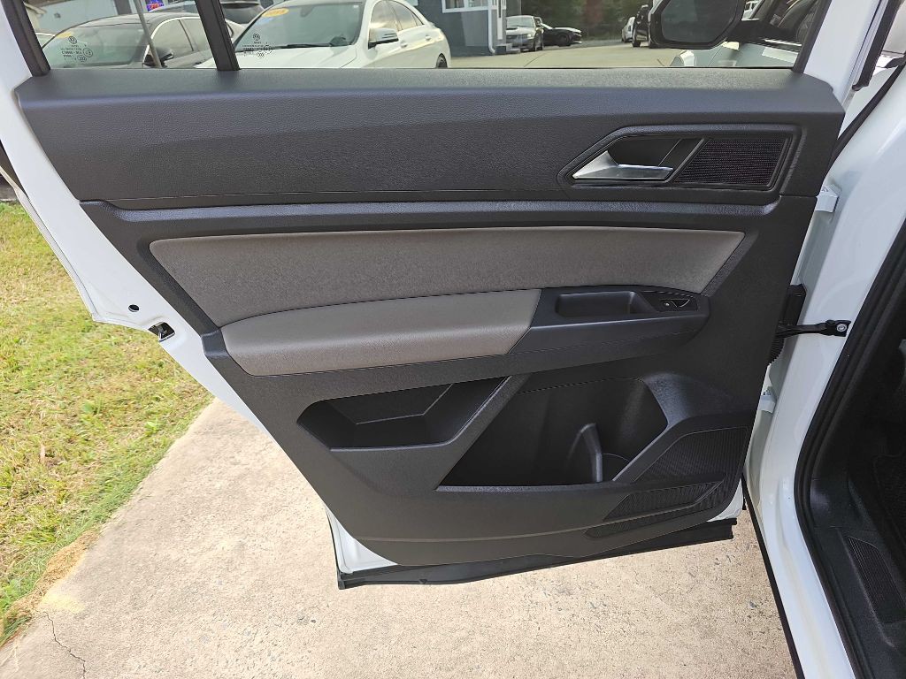 2021 Volkswagen Atlas Image 35