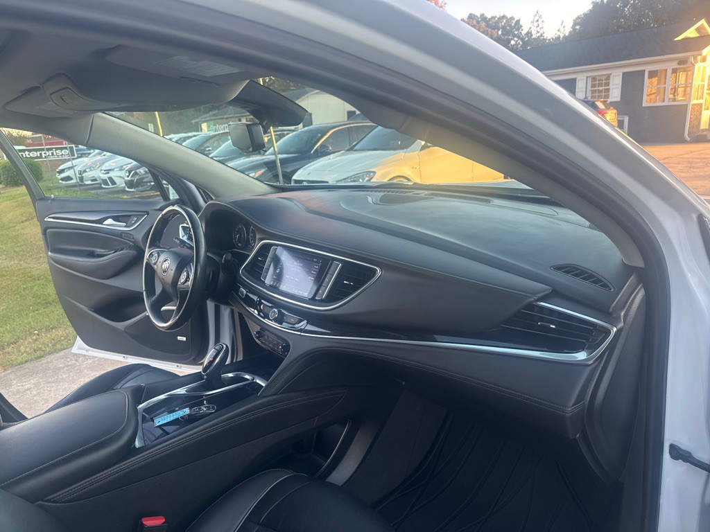2020 Buick Enclave Image 16