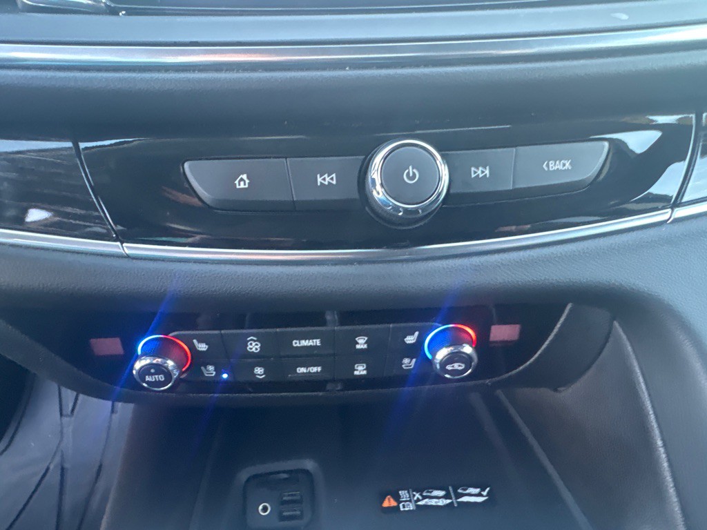 2020 Buick Enclave Image 27