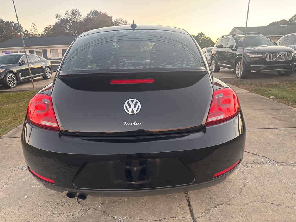 2016 Volkswagen Beetle Image 9